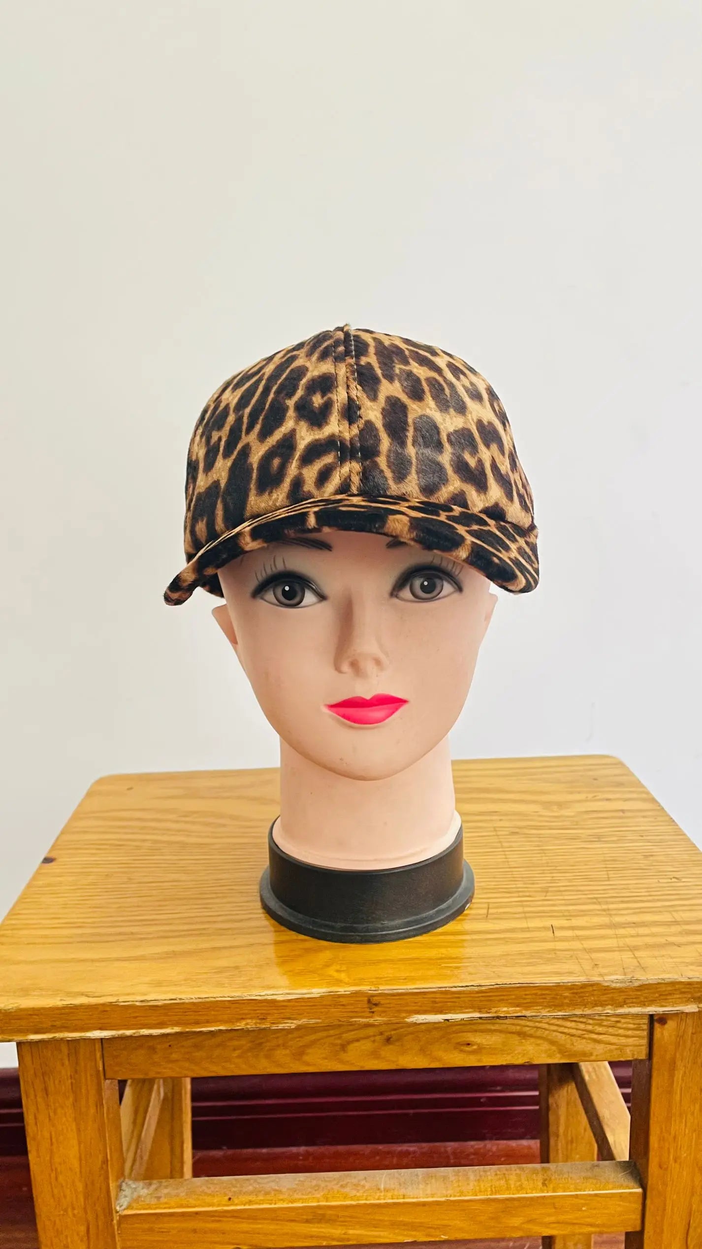 Women's Adjustable 6 Panel Baseball Cap