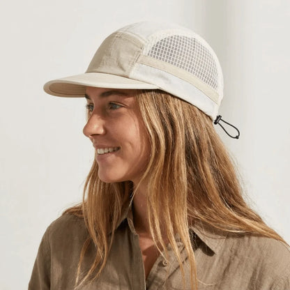 Soft Brim Breathable Peaked Cap Adjustable Lightweight Mesh Running Caps