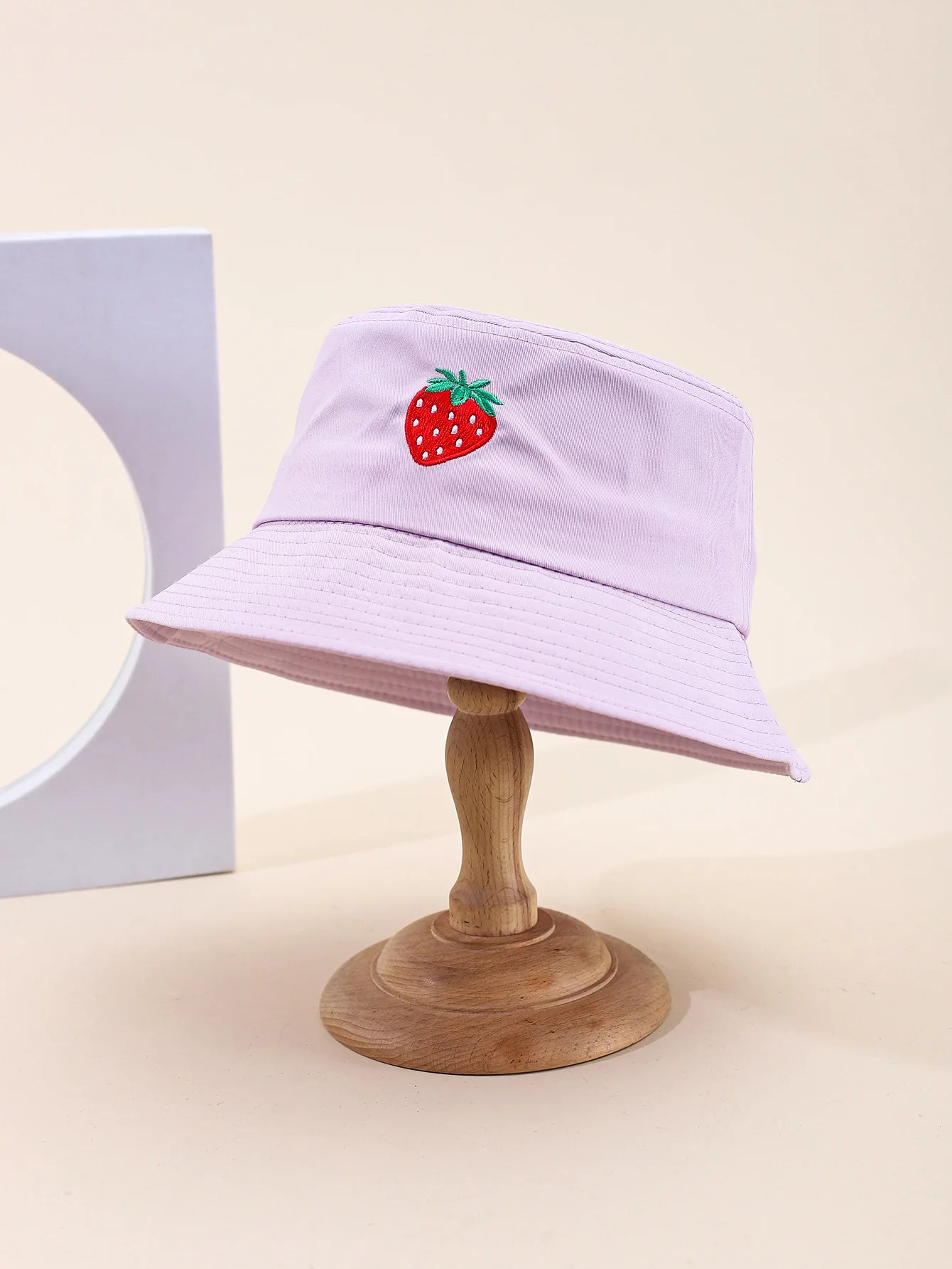 Unisex Summer Cute Bucket Hat For Women Solid Embroidery Strawberry
