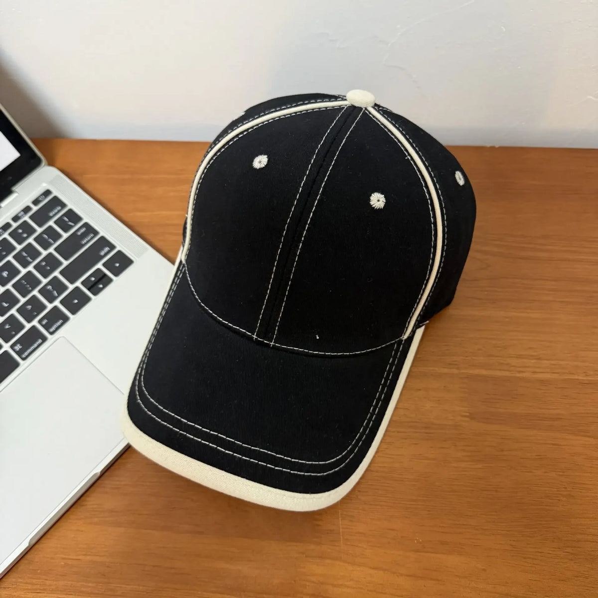 Korean Light Plate Contrasting Color Baseball Cap Fashion Shows Small Face