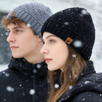 Unisex Peak Labal Winter Hats Fashion Knitted Hats