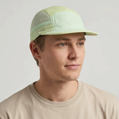 Soft Brim Breathable Peaked Cap Adjustable Lightweight Mesh Running Caps