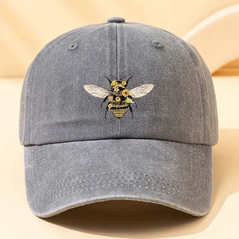 A Fashionable Bee Print Baseball Cap That is Versatile for Outdoor Leisure