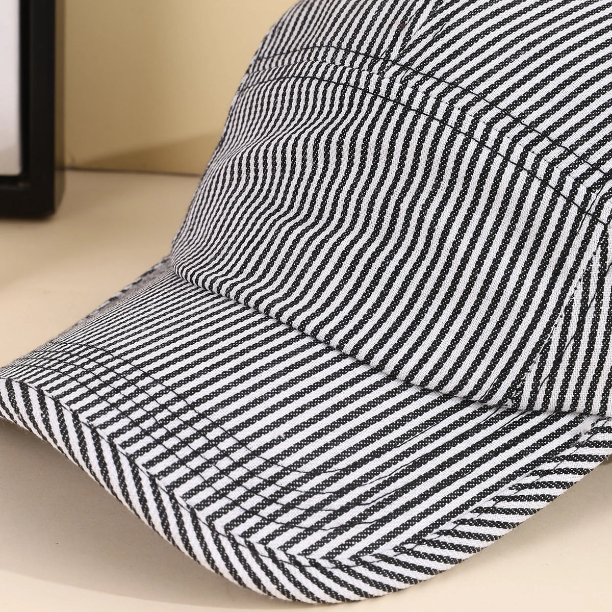 Korean Minimalist Striped Baseball Cap Street Fashion Brand Hip Hop Flat Brimmed Cap