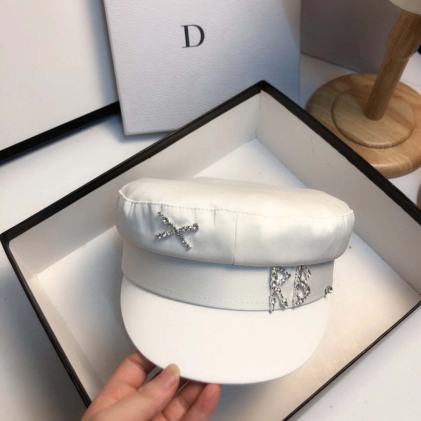 Brand Designer Satin Diamond R B Letter Newsboy Caps Women Flat Hat