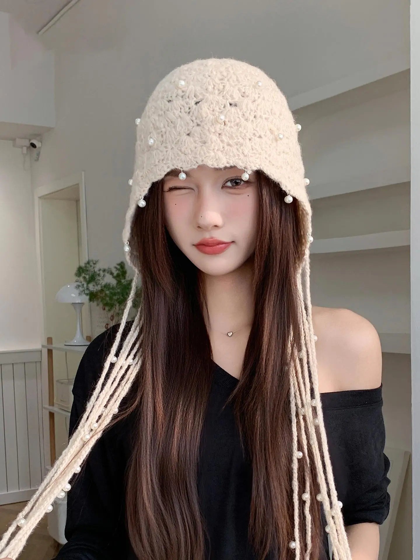 Autumn/Winter New Ethnic Style Hollow Pearl Pendant Baotou Hat
