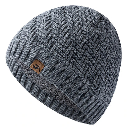 Hot Sale Unisex Peak Labal Winter Hats Fashion Knitted Hats For Men Women