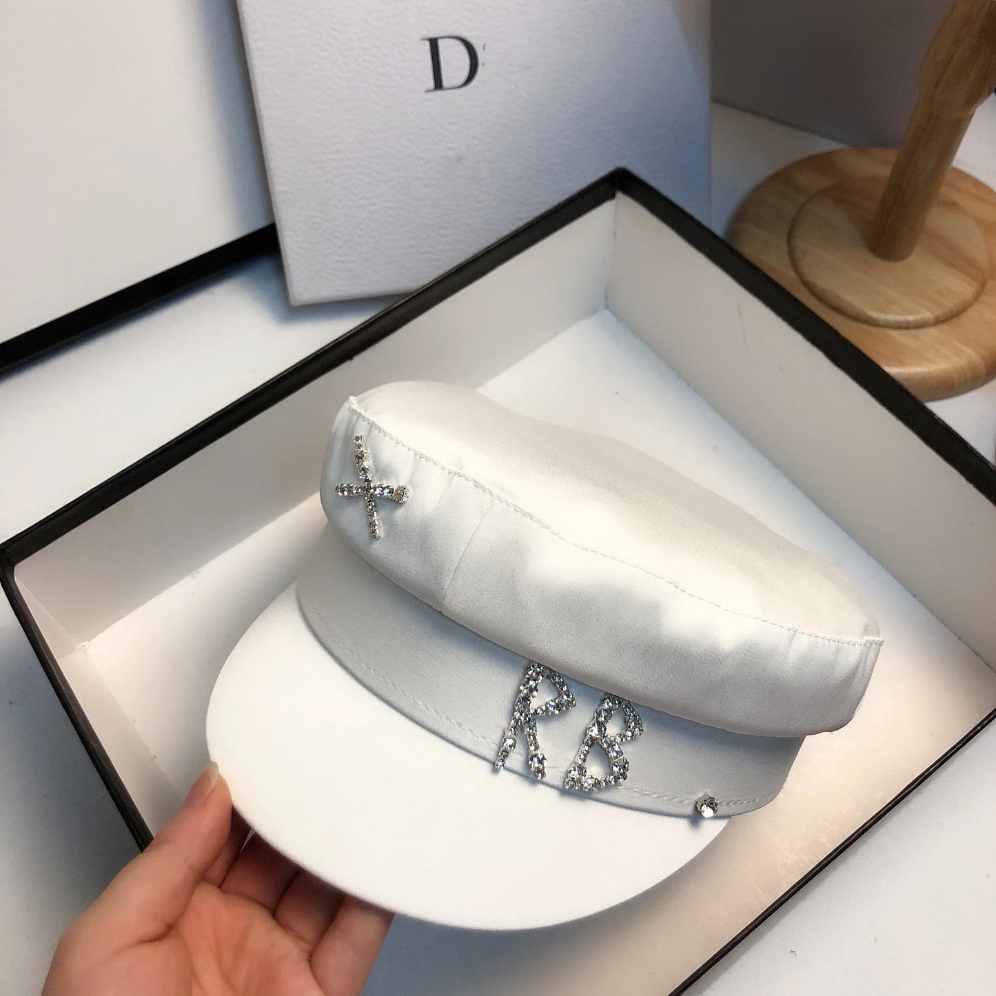 Brand Designer Satin Diamond R B Letter Newsboy Caps Women Flat Hat