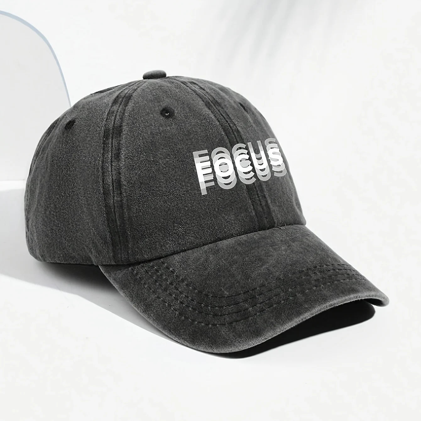 Classic Unisex Baseball Cap with "Focus" Print for Daily Leisure