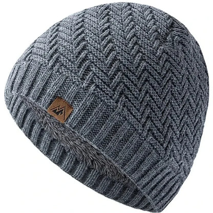 Hot Sale Unisex Peak Labal Winter Hats Fashion Knitted Hats For Men Women