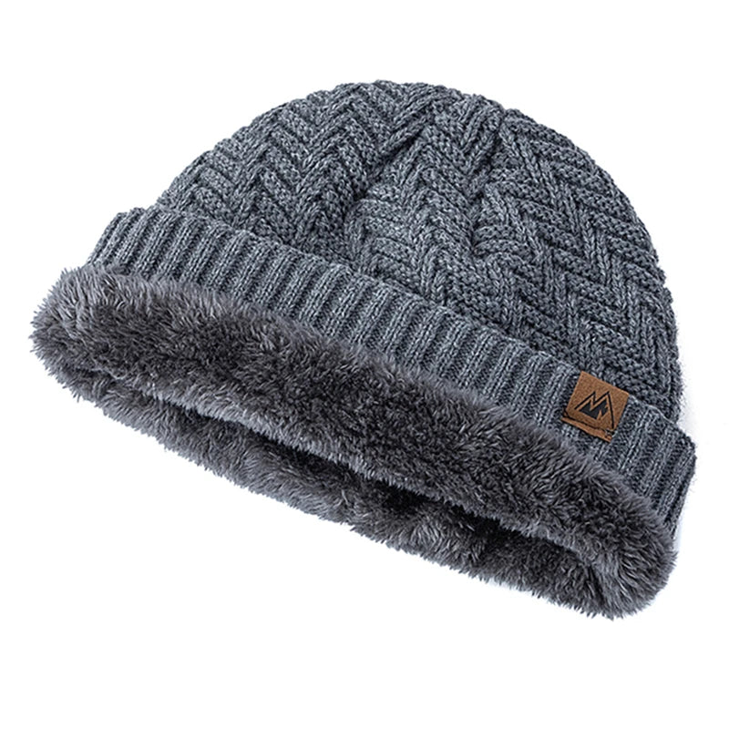 Hot Sale Unisex Peak Labal Winter Hats Fashion Knitted Hats For Men Women