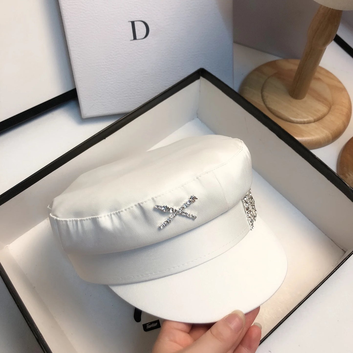 Brand Designer Satin Diamond R B Letter Newsboy Caps Women Flat Hat