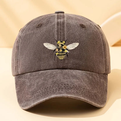 A Fashionable Bee Print Baseball Cap That is Versatile for Outdoor Leisure