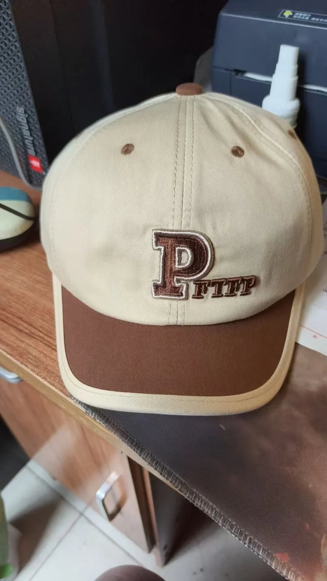 Korean Version Of Simple Short Brim Embroidered Letter Baseball Cap, Fresh and Sweet Couple's Color Matching Cap