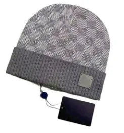 Hip Hop Women's New Versatile Letter Rolled Edge Woolen Hat