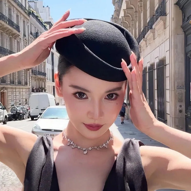 Hepburn Style Black Flat Top Berets Hat Women's French High-End