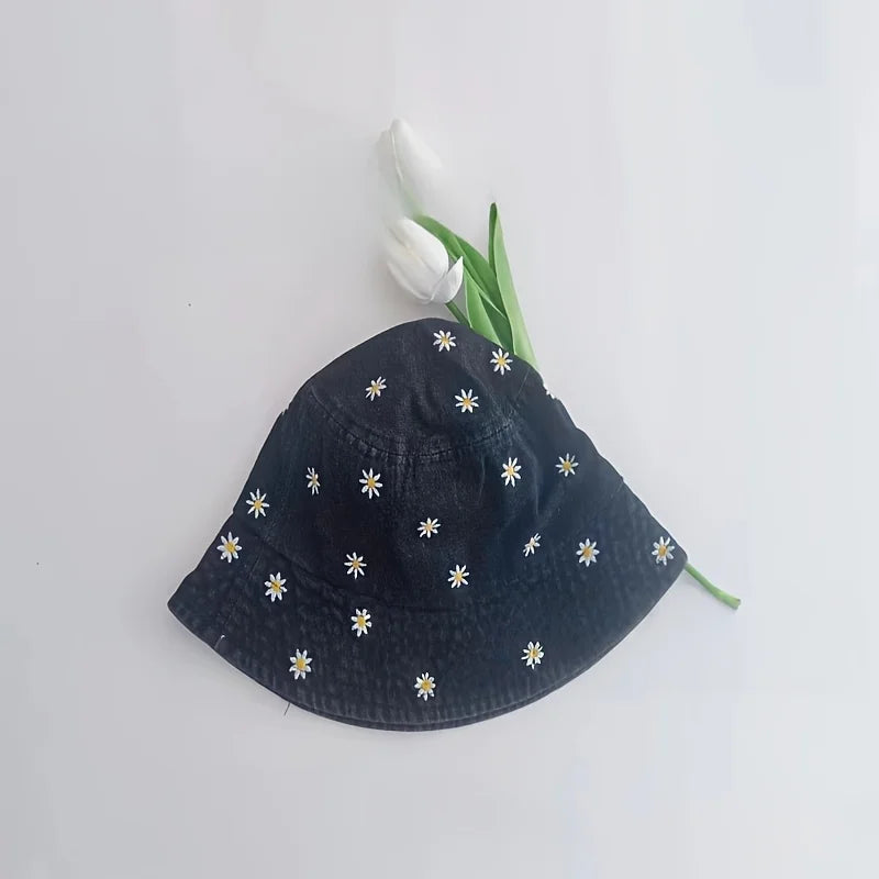 Women's Fashion Retro Embroidered Daisy Bucket Hat