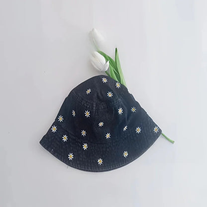 Women's Fashion Retro Embroidered Daisy Bucket Hat