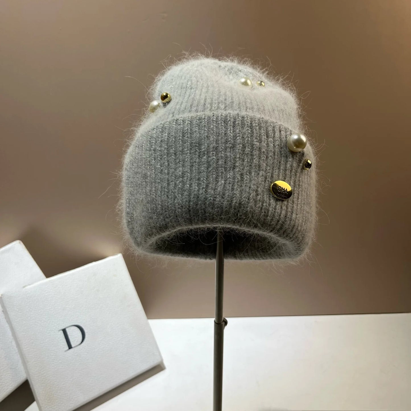 Designer Pearls Brooch Knitted Hat Women Luxury
