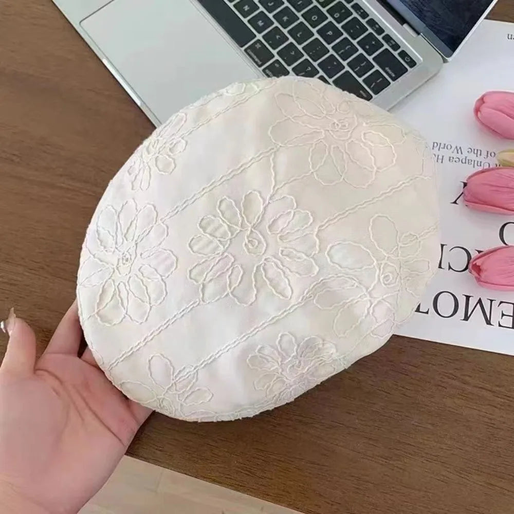 Fashion Retro Forward Cap Flower Embroidery Korean Style Beret