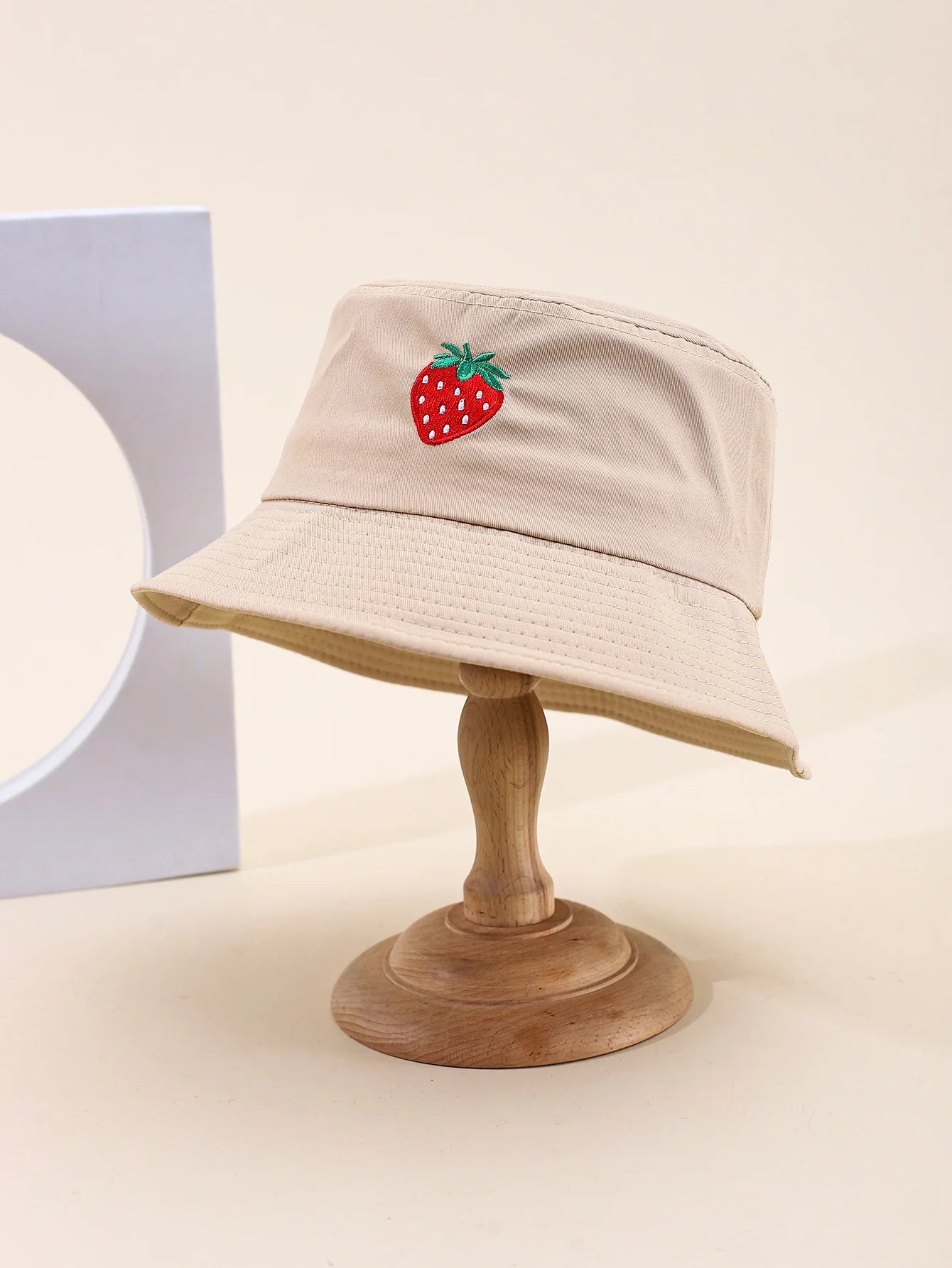 Unisex Summer Cute Bucket Hat For Women Solid Embroidery Strawberry